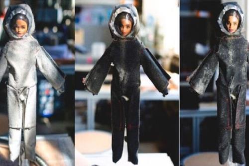 عروسک باربی به کمک آزمایش پاکسازی لباس های فضایی آمد