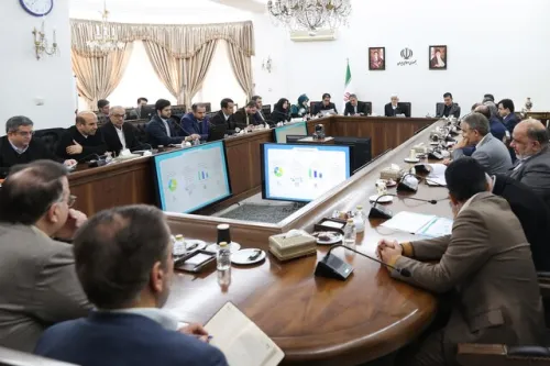 عارف: جهت استفاده از تکنولوژی های جدید به هم افزایی دستگاه های مختلف نیازمندیم