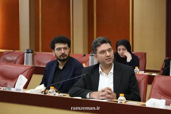 تعریف ۲۰۰۰ پایان نامه با مشارکت محققان ایرانی و استادان خارجی